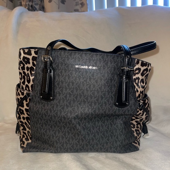Michael Kors Bag black with animal print - Picture 1 of 4